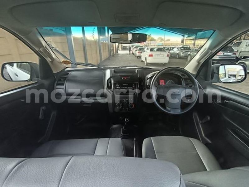 Big with watermark isuzu kb maputo maputo 39092