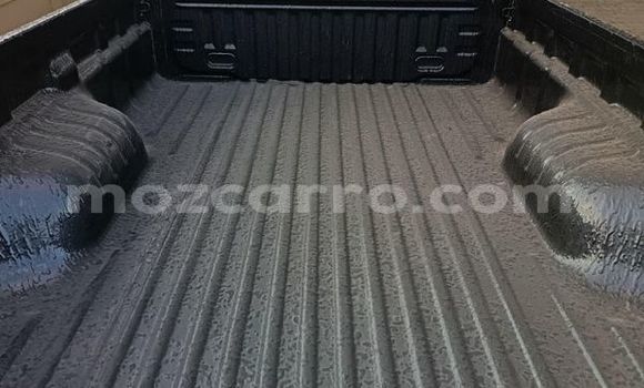 Comprar Usado Isuzu KB Branco Carro em Maputo em Maputo Comprar Usado Isuzu KB Branco Carro em Maputo em Maputo