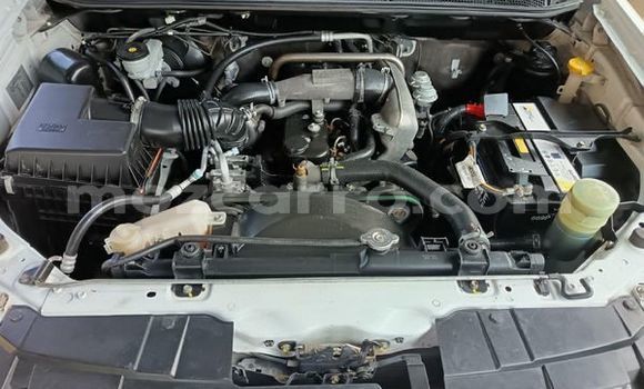 Comprar Usado Isuzu KB Branco Carro em Maputo em Maputo Comprar Usado Isuzu KB Branco Carro em Maputo em Maputo