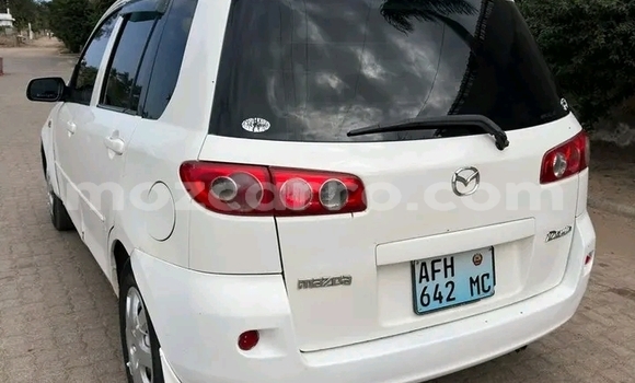 Comprar Usado Mazda Demio Branco Carro em Búzi em Sofala