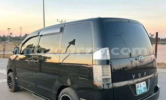 Comprar Usado Toyota Noah Preto Carro em Chemba em Sofala Comprar Usado Toyota Noah Preto Carro em Chemba em Sofala