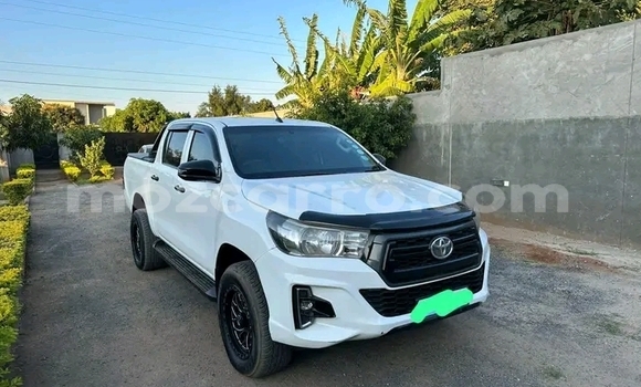 Buy Used Toyota RAV4 White Car in Caia in Sofala Buy Used Toyota RAV4 White Car in Caia in Sofala