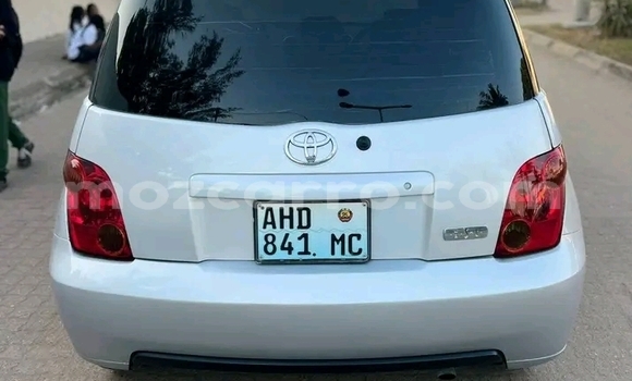 Tenga Tsaru Toyota IST Chena Mota in Búzi in Sofala Tenga Tsaru Toyota IST Chena Mota in Búzi in Sofala