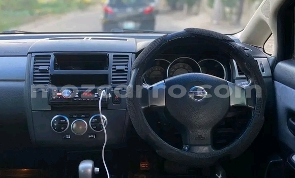 Comprar Usado Nissan Tiida Branco Carro em Búzi em Sofala