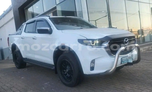 Comprar Usado Mazda BT-50 Branco Carro em Chifunde em Tete Comprar Usado Mazda BT-50 Branco Carro em Chifunde em Tete