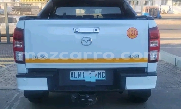 Comprar Usado Mazda BT-50 Branco Carro em Chifunde em Tete Comprar Usado Mazda BT-50 Branco Carro em Chifunde em Tete