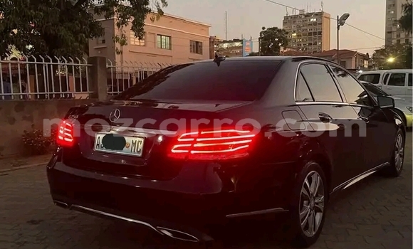 Nunua Ilio tumika Mercedes‒Benz CL-Class Kijani Gari ndani ya Búzi nchini Sofala