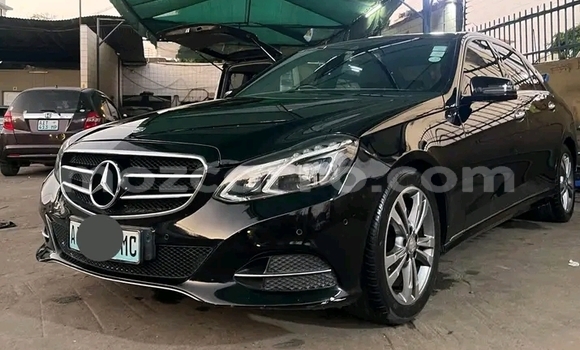 Comprar Usado Mercedes‒Benz CL-Class Verde Carro em Búzi em Sofala Comprar Usado Mercedes‒Benz CL-Class Verde Carro em Búzi em Sofala