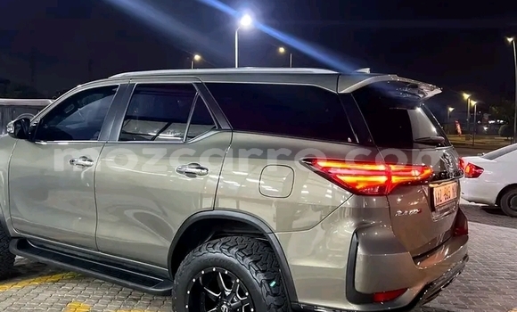 Comprar Usado Toyota Fortuner Preto Carro em Caia em Sofala Comprar Usado Toyota Fortuner Preto Carro em Caia em Sofala