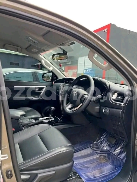 Big with watermark toyota fortuner sofala caia 39150