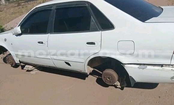 Comprar Usado Toyota Corolla Branco Carro em Búzi em Sofala Comprar Usado Toyota Corolla Branco Carro em Búzi em Sofala