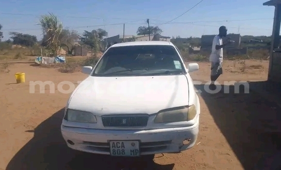 Comprar Usado Toyota Corolla Branco Carro em Búzi em Sofala Comprar Usado Toyota Corolla Branco Carro em Búzi em Sofala