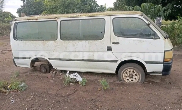 Tenga Tsaru Mini Cooper S clubman Chena Mota in Chigubo in Gaza Tenga Tsaru Mini Cooper S clubman Chena Mota in Chigubo in Gaza