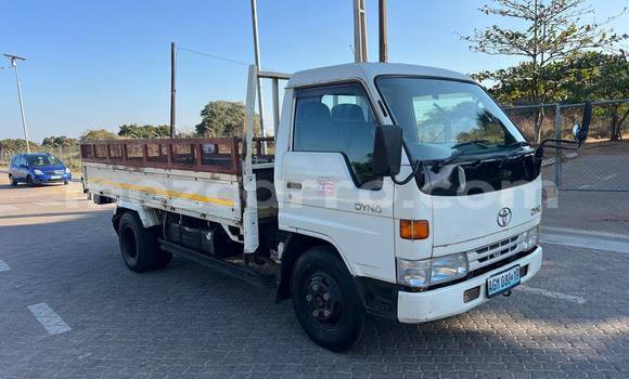 Buy Used Toyota Dyna White Truck in Beira in Sofala Buy Used Toyota Dyna White Truck in Beira in Sofala