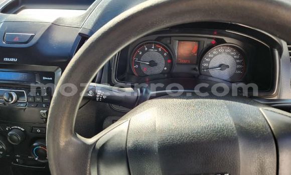 Comprar Usado Isuzu KB Branco Carro em Maputo em Maputo Comprar Usado Isuzu KB Branco Carro em Maputo em Maputo