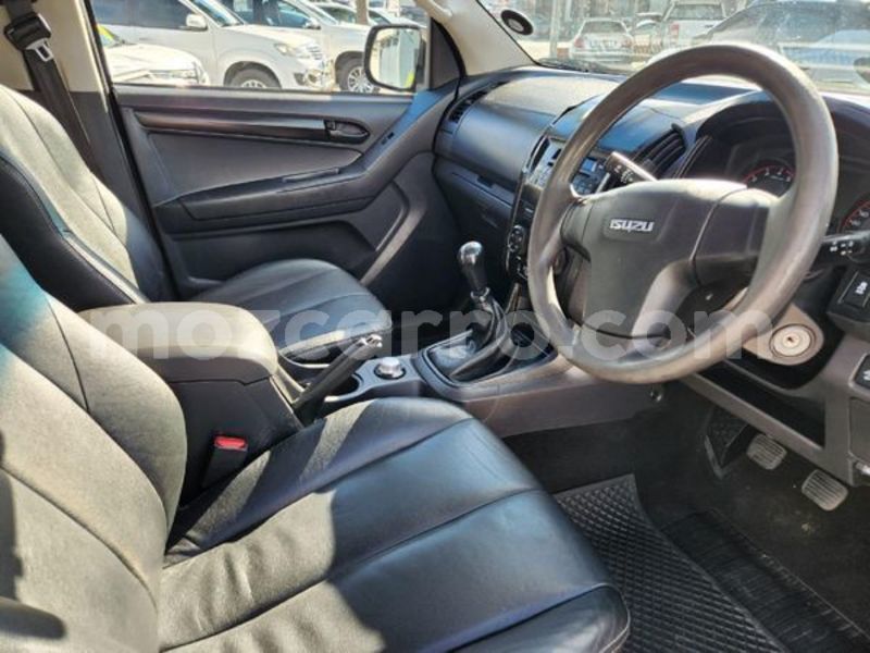 Big with watermark isuzu kb maputo maputo 39188