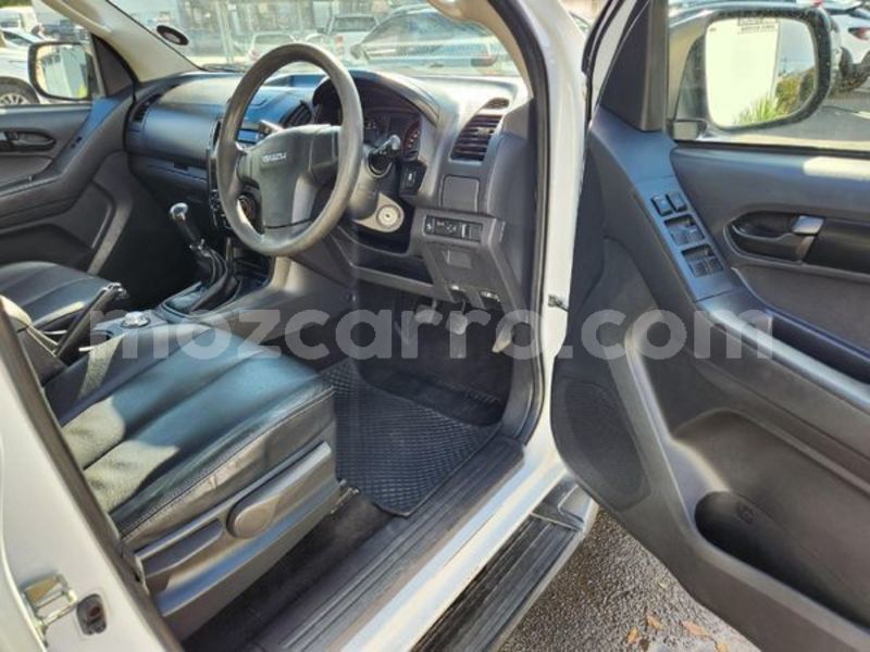 Big with watermark isuzu kb maputo maputo 39188