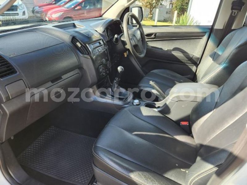 Big with watermark isuzu kb maputo maputo 39188