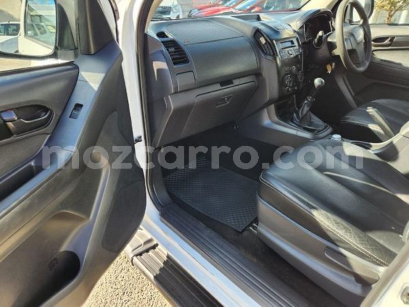 Big with watermark isuzu kb maputo maputo 39188