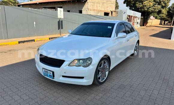 Comprar Usado Toyota Mark X Branco Carro em Beira em Sofala