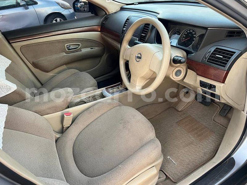 Big with watermark nissan bluebird sofala beira 39202