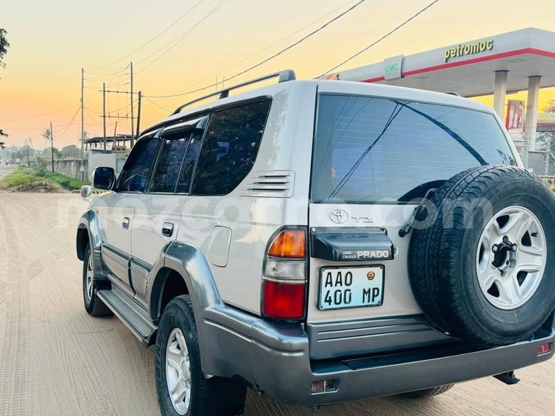 Big with watermark toyota prado sofala beira 39204