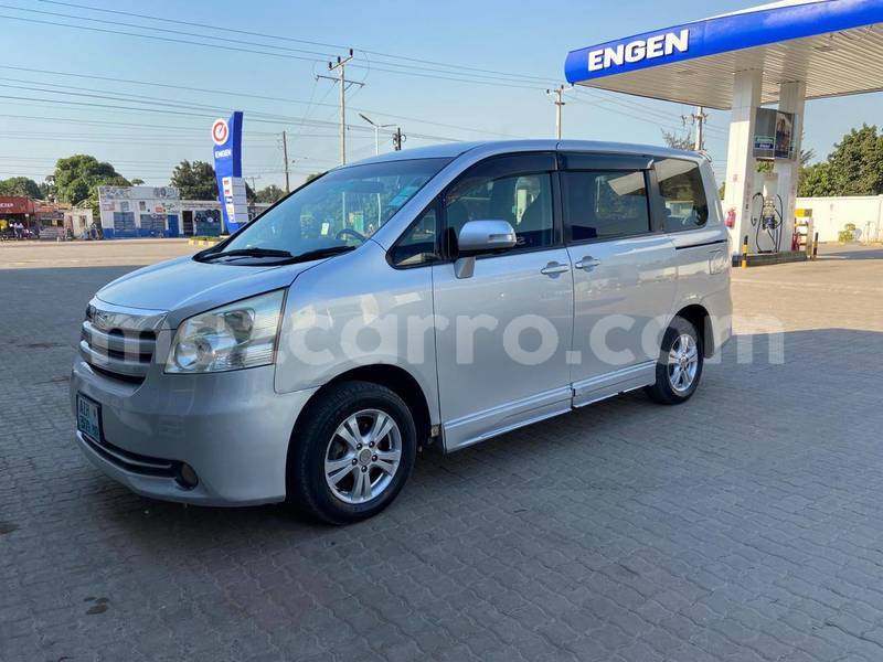 Big with watermark toyota noah sofala beira 39212