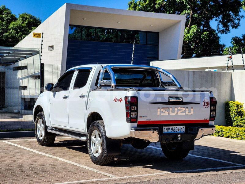 Big with watermark isuzu d max maputo maputo 39218