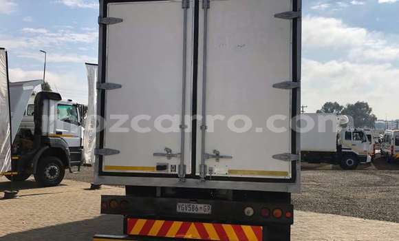 Comprar Usado Nissan UD Branco Caminhão em Maputo em Maputo Comprar Usado Nissan UD Branco Caminhão em Maputo em Maputo