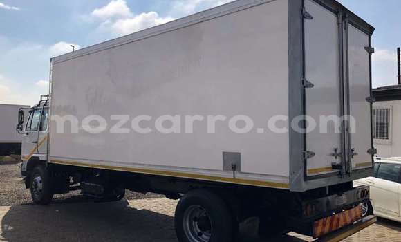 Comprar Usado Nissan UD Branco Caminhão em Maputo em Maputo Comprar Usado Nissan UD Branco Caminhão em Maputo em Maputo