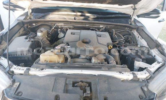 Nunua Ilio tumika Toyota Hilux Nyeupe Gari ndani ya Maputo nchini Maputo Nunua Ilio tumika Toyota Hilux Nyeupe Gari ndani ya Maputo nchini Maputo