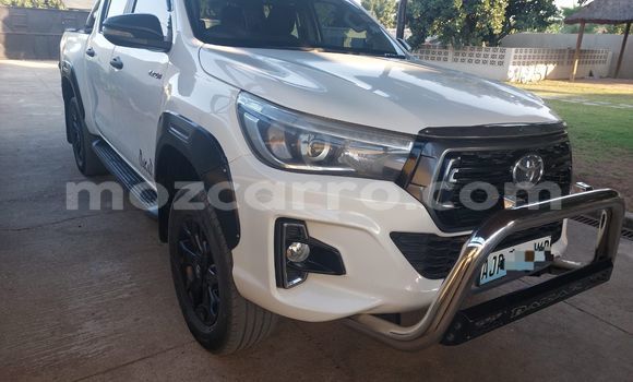 Nunua Ilio tumika Toyota Hilux Nyeupe Gari ndani ya Maputo nchini Maputo Nunua Ilio tumika Toyota Hilux Nyeupe Gari ndani ya Maputo nchini Maputo