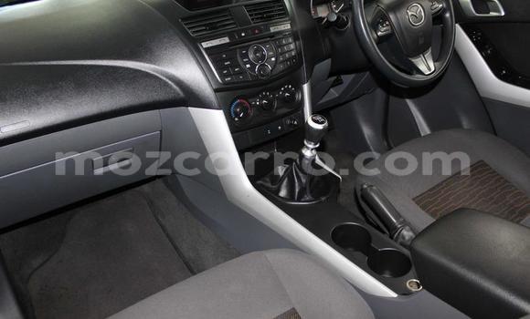 Comprar Usado Mazda BT-50 Azul Carro em Maputo em Maputo Comprar Usado Mazda BT-50 Azul Carro em Maputo em Maputo