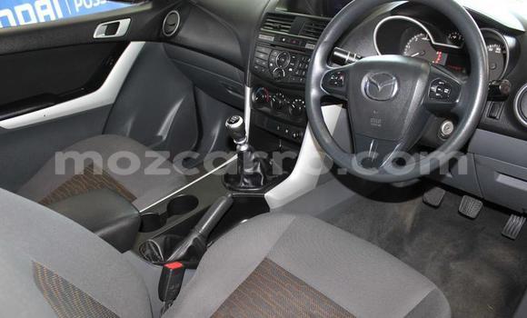 Comprar Usado Mazda BT-50 Azul Carro em Maputo em Maputo Comprar Usado Mazda BT-50 Azul Carro em Maputo em Maputo