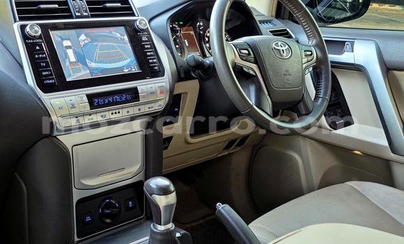 Nunua Ilio tumika Toyota Land Cruiser Prado Nyeupe Gari ndani ya Maputo nchini Maputo Nunua Ilio tumika Toyota Land Cruiser Prado Nyeupe Gari ndani ya Maputo nchini Maputo