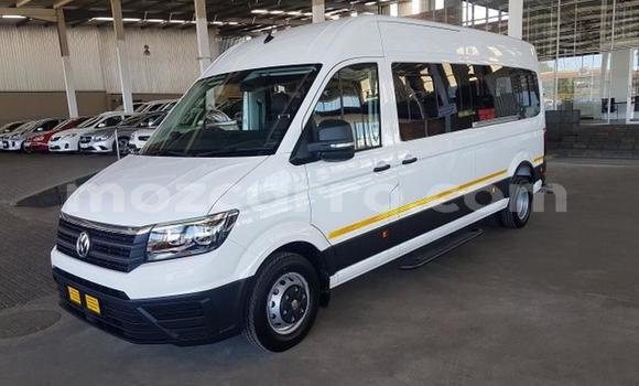 Comprar Usado Volkswagen Caravelle Branco Carro em Maputo em Maputo Comprar Usado Volkswagen Caravelle Branco Carro em Maputo em Maputo