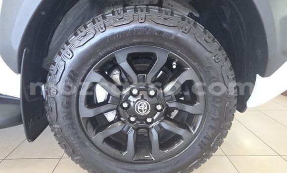 Comprar Usado Toyota Hilux Branco Carro em Maputo em Maputo Comprar Usado Toyota Hilux Branco Carro em Maputo em Maputo