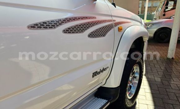 Buy Used Toyota Hilux White Car in Maputo in Maputo Buy Used Toyota Hilux White Car in Maputo in Maputo