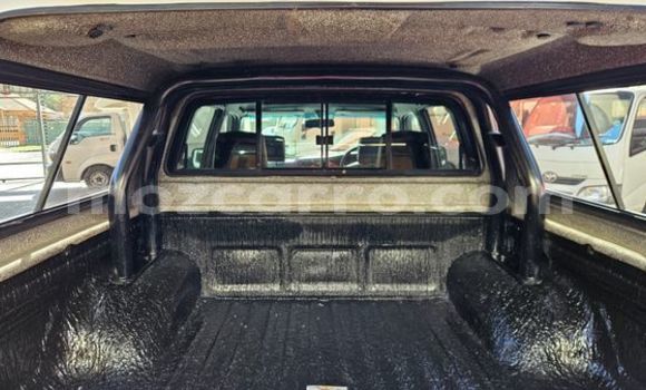 Buy Used Toyota Hilux White Car in Maputo in Maputo Buy Used Toyota Hilux White Car in Maputo in Maputo