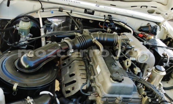 Nunua Ilio tumika Toyota Land Cruiser Nyeupe Gari ndani ya Maputo nchini Maputo Nunua Ilio tumika Toyota Land Cruiser Nyeupe Gari ndani ya Maputo nchini Maputo