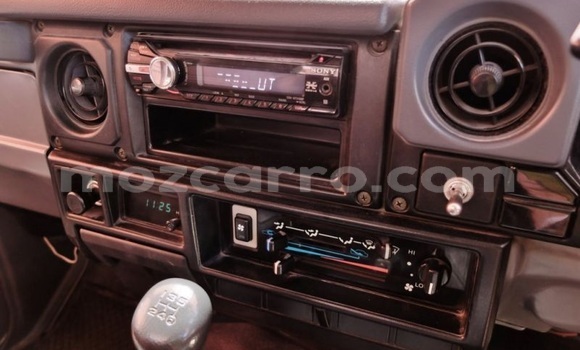 Nunua Ilio tumika Toyota Land Cruiser Nyeupe Gari ndani ya Maputo nchini Maputo Nunua Ilio tumika Toyota Land Cruiser Nyeupe Gari ndani ya Maputo nchini Maputo