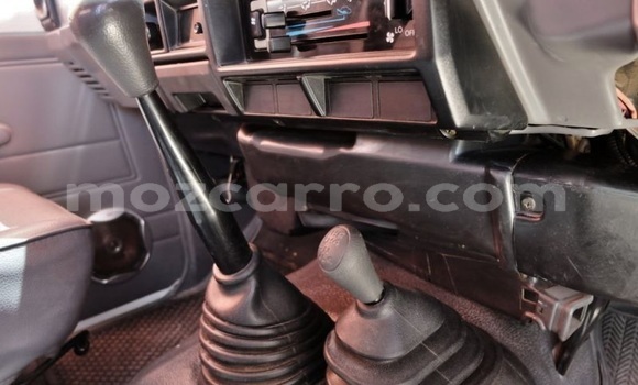 Nunua Ilio tumika Toyota Land Cruiser Nyeupe Gari ndani ya Maputo nchini Maputo Nunua Ilio tumika Toyota Land Cruiser Nyeupe Gari ndani ya Maputo nchini Maputo