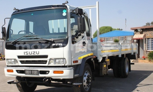 Comprar Usado Isuzu FTR 850 Branco Caminhão em Maputo em Maputo Comprar Usado Isuzu FTR 850 Branco Caminhão em Maputo em Maputo