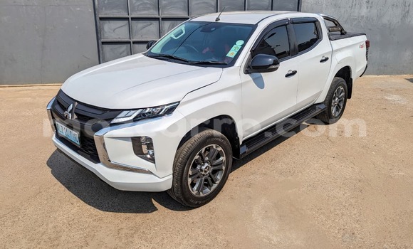 Tenga Tsaru Mitsubishi Triton Chena Mota in Maputo in Maputo Tenga Tsaru Mitsubishi Triton Chena Mota in Maputo in Maputo