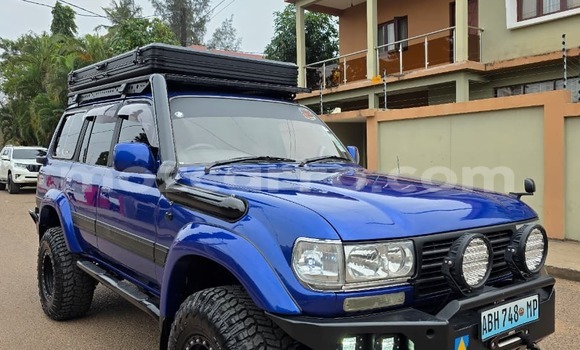 Comprar Usado Toyota Land Cruiser Azul Carro em Maputo em Maputo
