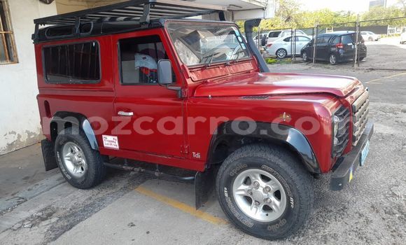 Tenga Tsaru Land Rover Defender Tsvuku Mota in Maputo in Maputo Tenga Tsaru Land Rover Defender Tsvuku Mota in Maputo in Maputo