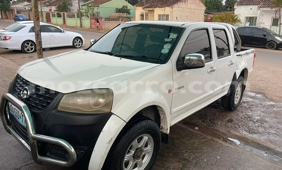 Comprar Usado Isuzu KB Branco Carro em Maputo em Maputo Comprar Usado Isuzu KB Branco Carro em Maputo em Maputo