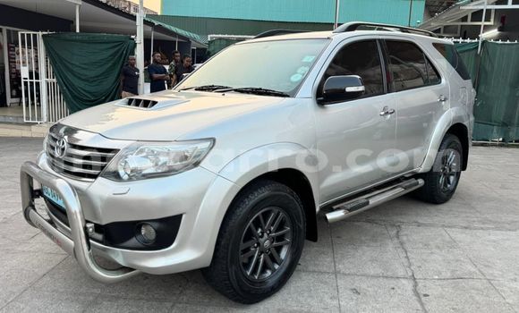 Tenga Tsaru Toyota Fortuner Other Mota in Maputo in Maputo