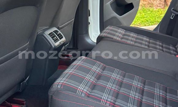 Buy Used Volkswagen Golf White Car in Maputo in Maputo Buy Used Volkswagen Golf White Car in Maputo in Maputo