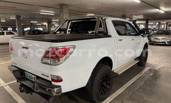 Nunua Ilio tumika Mazda BT-50 Nyeupe Gari ndani ya Maputo nchini Maputo Nunua Ilio tumika Mazda BT-50 Nyeupe Gari ndani ya Maputo nchini Maputo